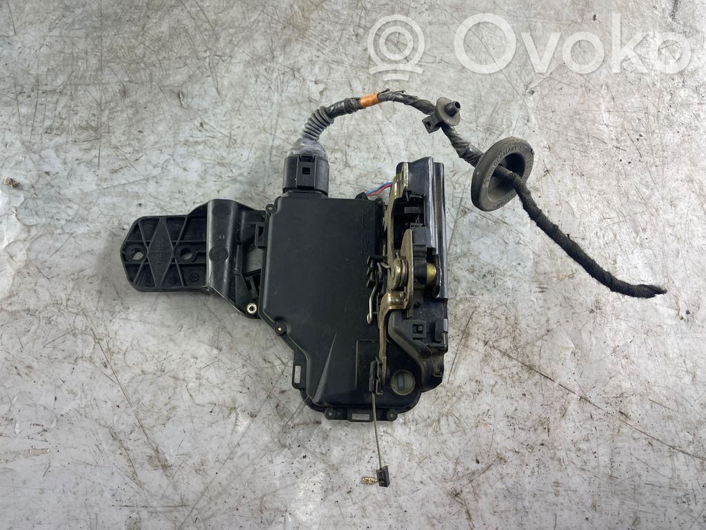 Volkswagen PASSAT B5 Front door lock 