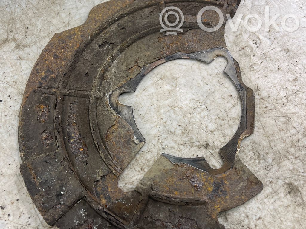 Front brake disc dust cover plate