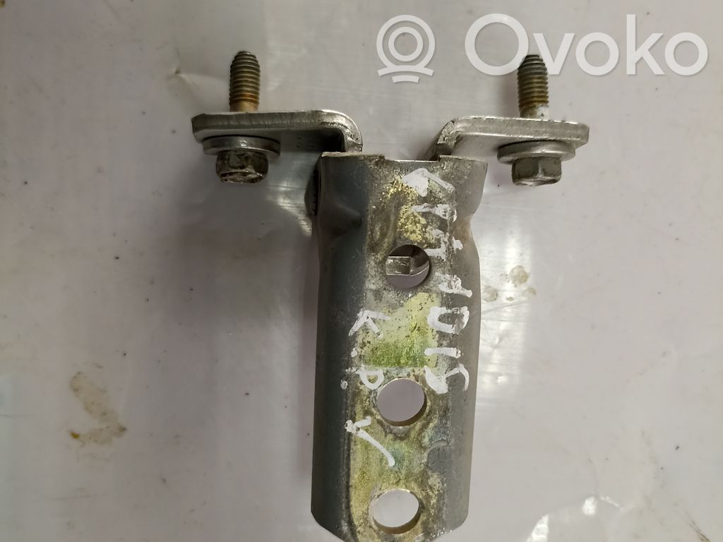 Mitsubishi Grandis Front door upper hinge 