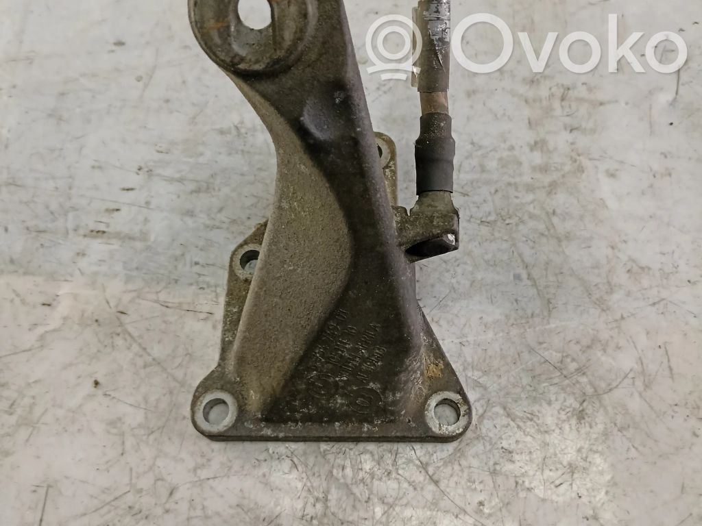 Engine mounting bracket   675474801,10511110,1724740,6101629,83843