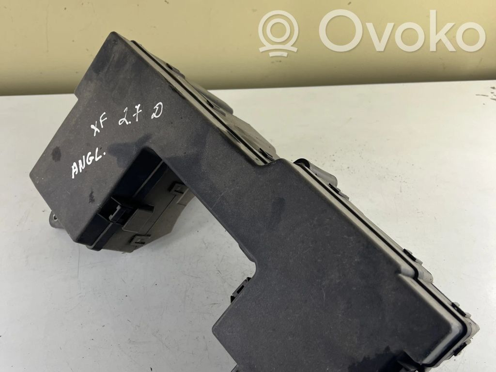 Jaguar XF X250 Fuse module 