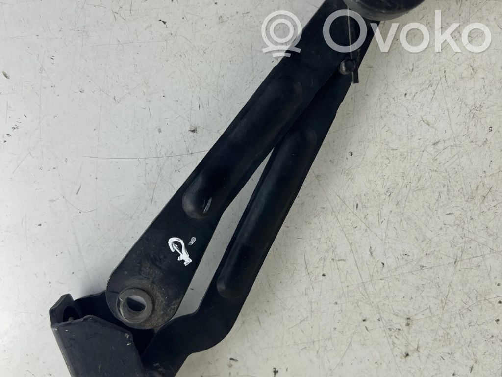 Volvo XC90 Tailgate check strap stopper 