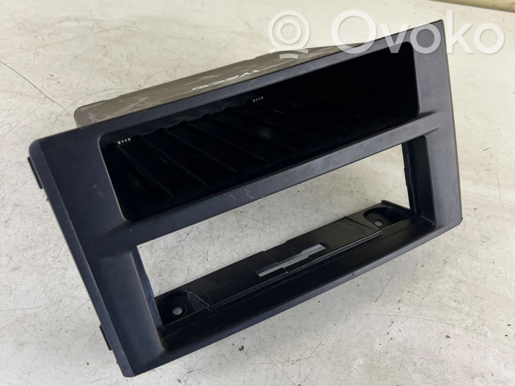 Iveco Daily 4th gen Compartimiento/consola central del panel 
