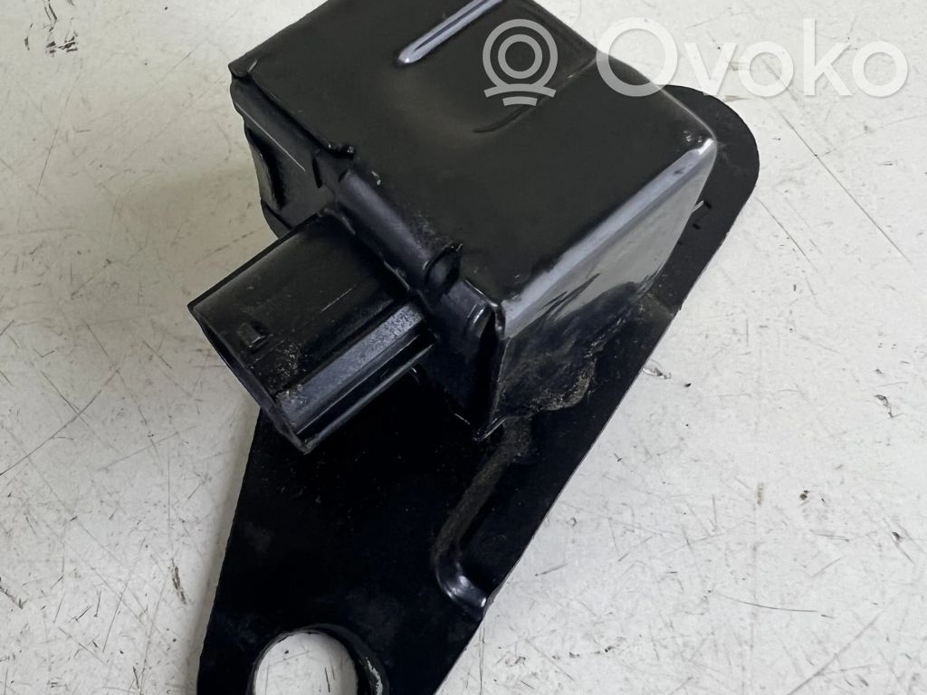 Toyota Yaris Airbagsensor Crashsensor Drucksensor 