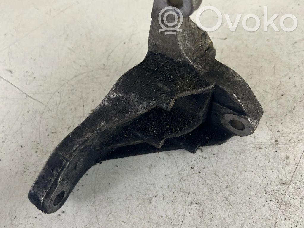 Volvo V50 Gearbox mounting bracket 
