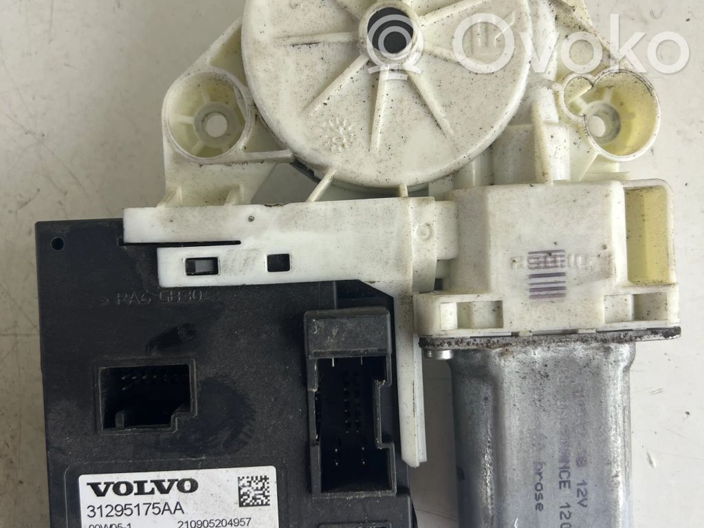Volvo V50 Front door window regulator motor 