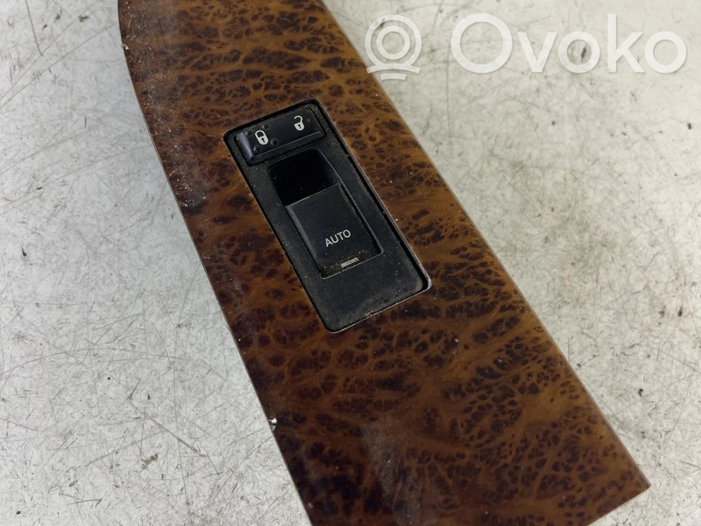 Jeep Grand Cherokee (WK) Electric window control switch 