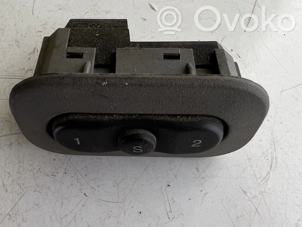 Jeep Grand Cherokee (WK) Seat memory switch 