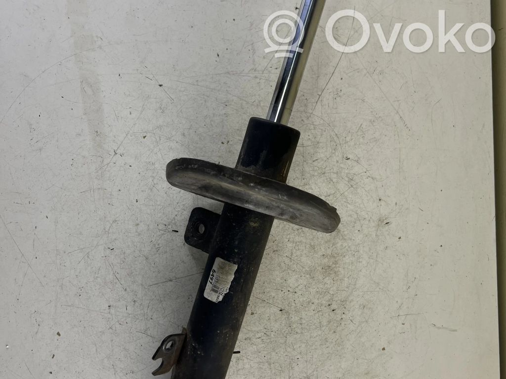 Peugeot 207 Front shock absorber/damper 