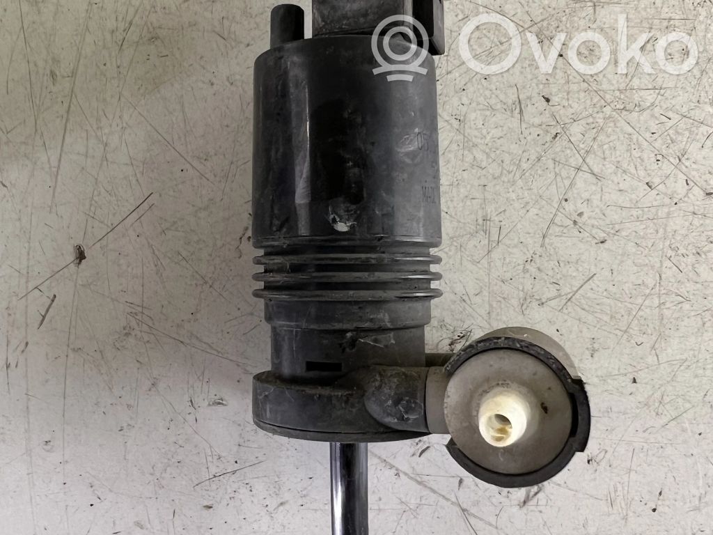Jeep Grand Cherokee (WK) Windscreen/windshield washer pump 