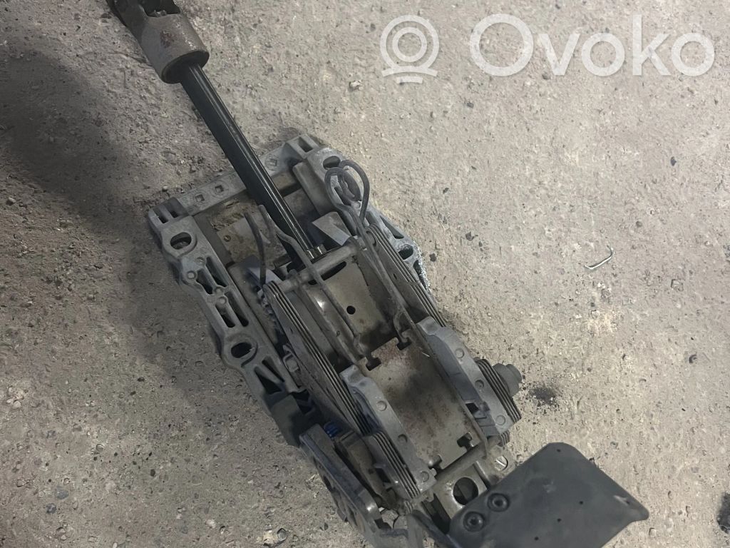 Audi A6 S6 C5 4B Ohjauspyörän akseli 