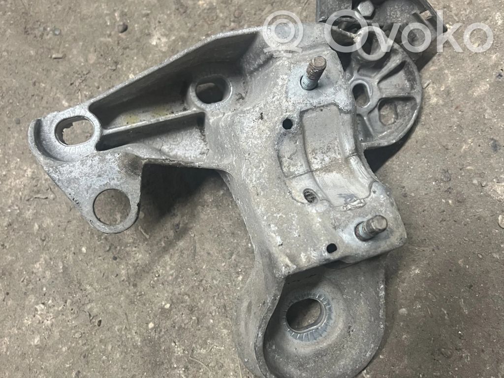 Engine mounting bracket   4B0199352A,4B0199352
