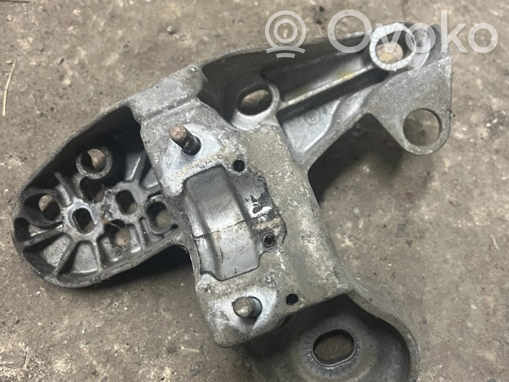 Audi A6 S6 C5 4B Engine mounting bracket 