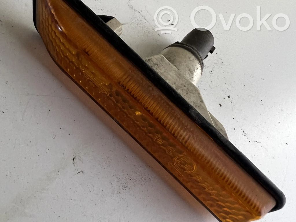 BMW X5 E53 Front fender indicator light 