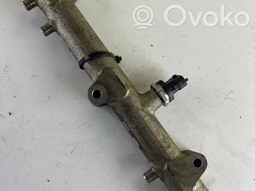 Chrysler Grand Voyager IV Fuel main line pipe 