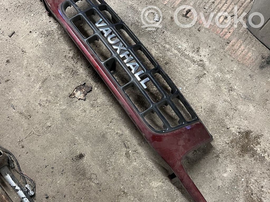 Opel Frontera B Front bumper upper radiator grill 