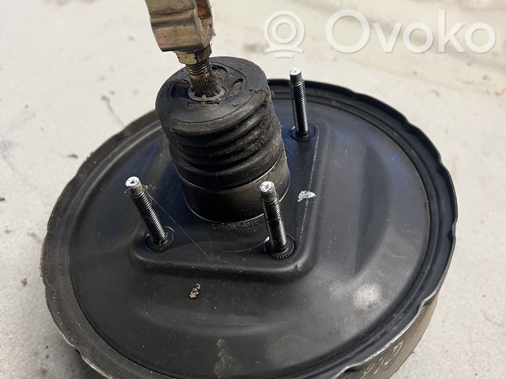 Mitsubishi Pajero Brake booster 