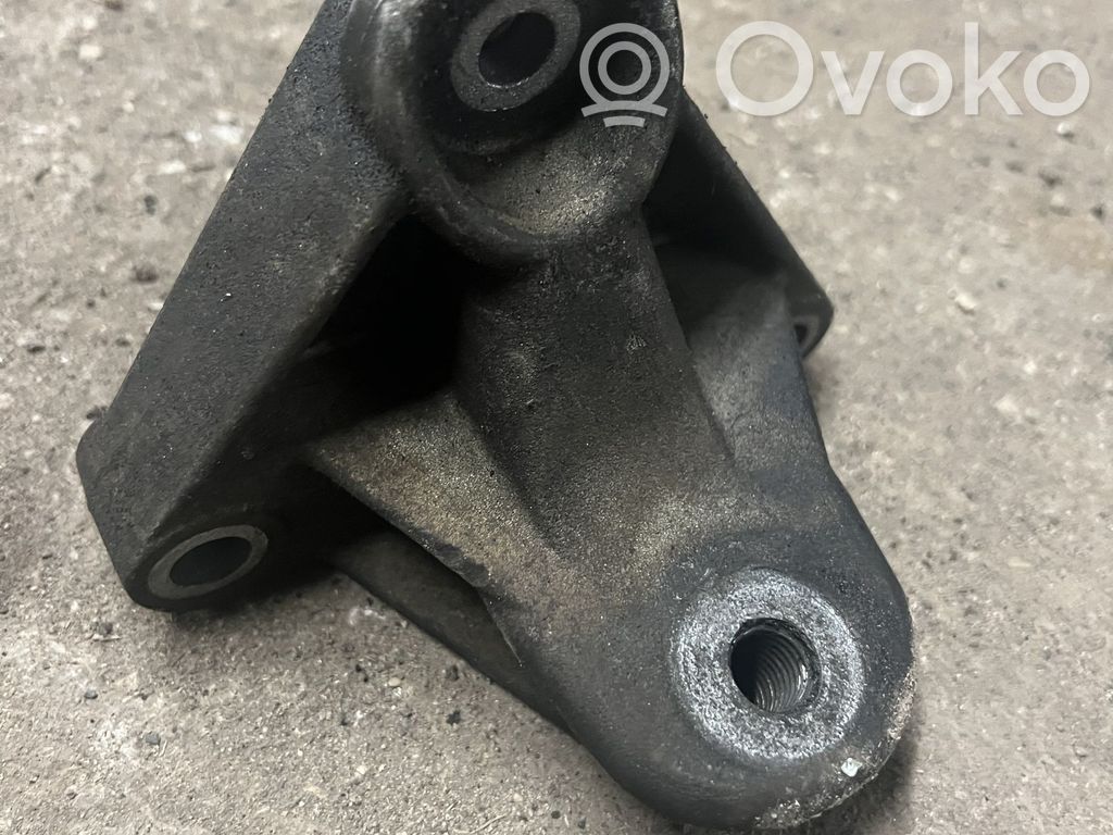 Renault Scenic II -  Grand scenic II Engine mounting bracket 