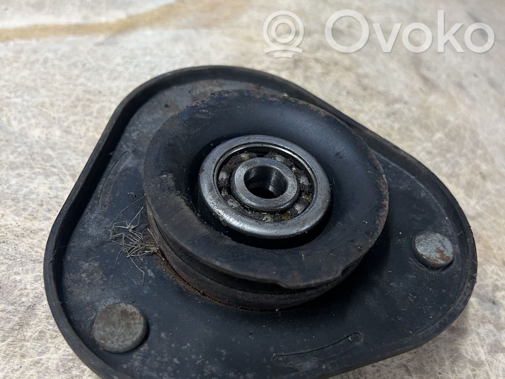 Front upper strut mount