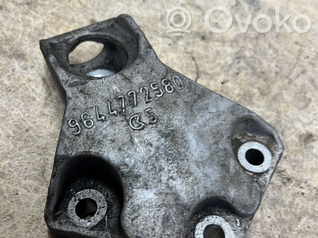Citroen Berlingo Engine mounting bracket 