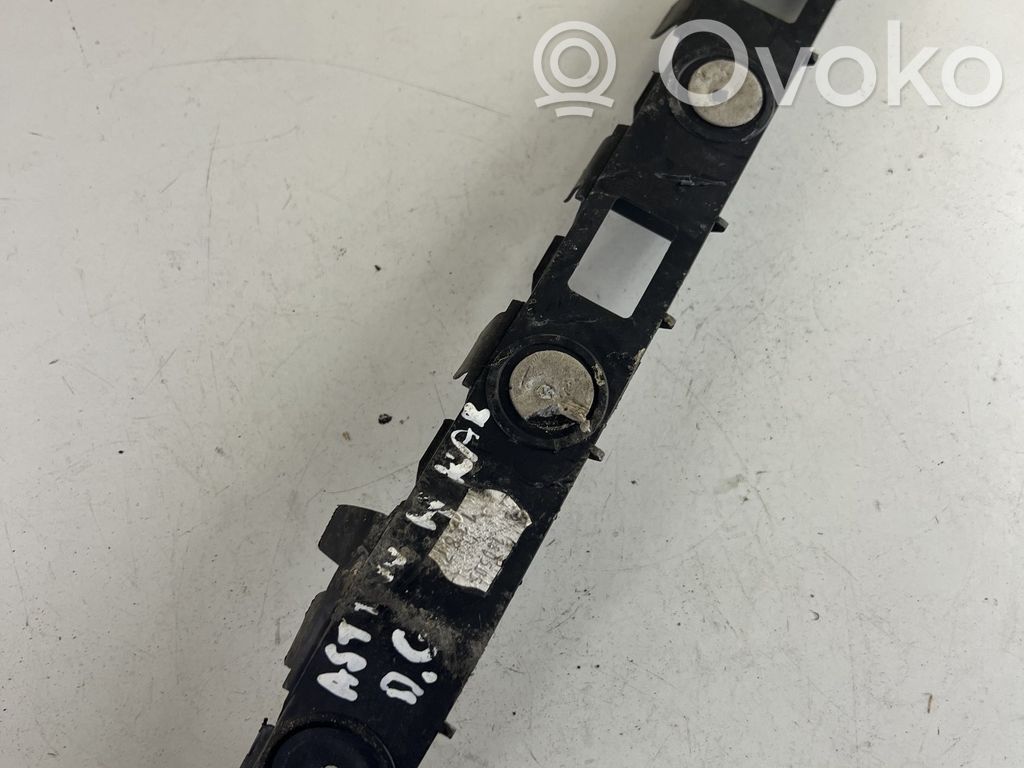 Opel Astra H Galinis laikiklis bamperio 
