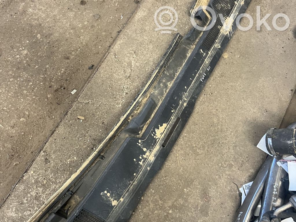 Peugeot 607 Wiper trim 