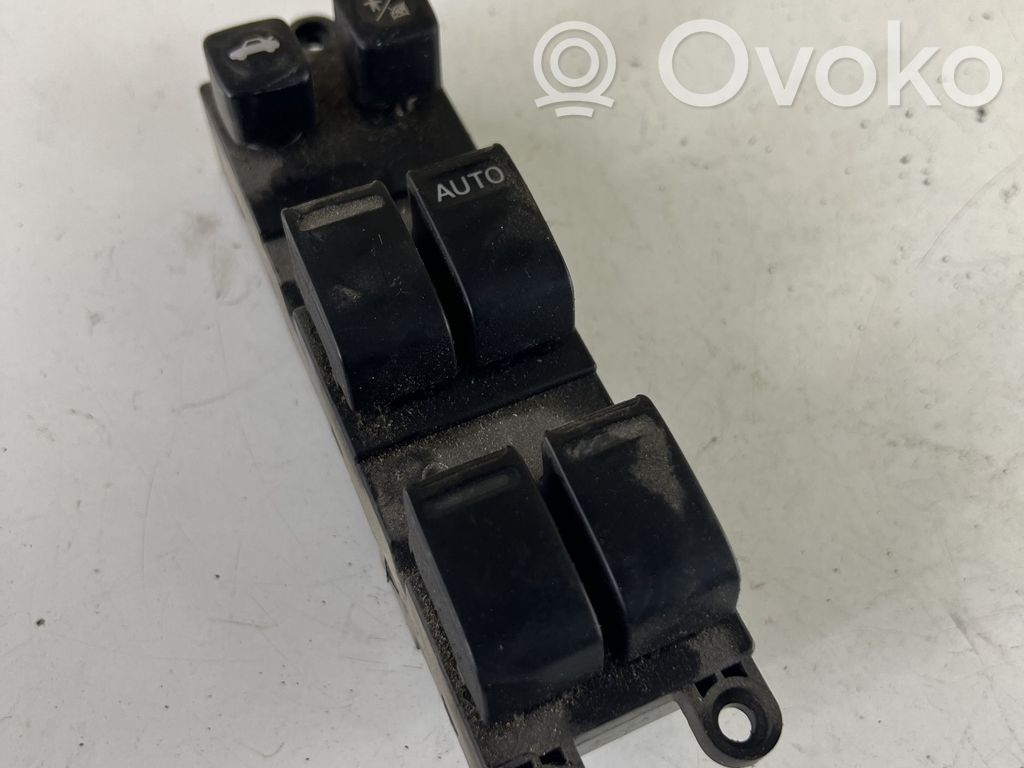 Nissan Primera Interruptor del elevalunas eléctrico 