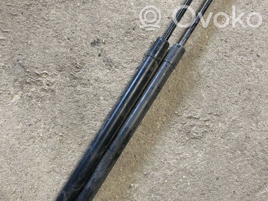Nissan Primera Amortyzator klapy tylnej bagażnika 