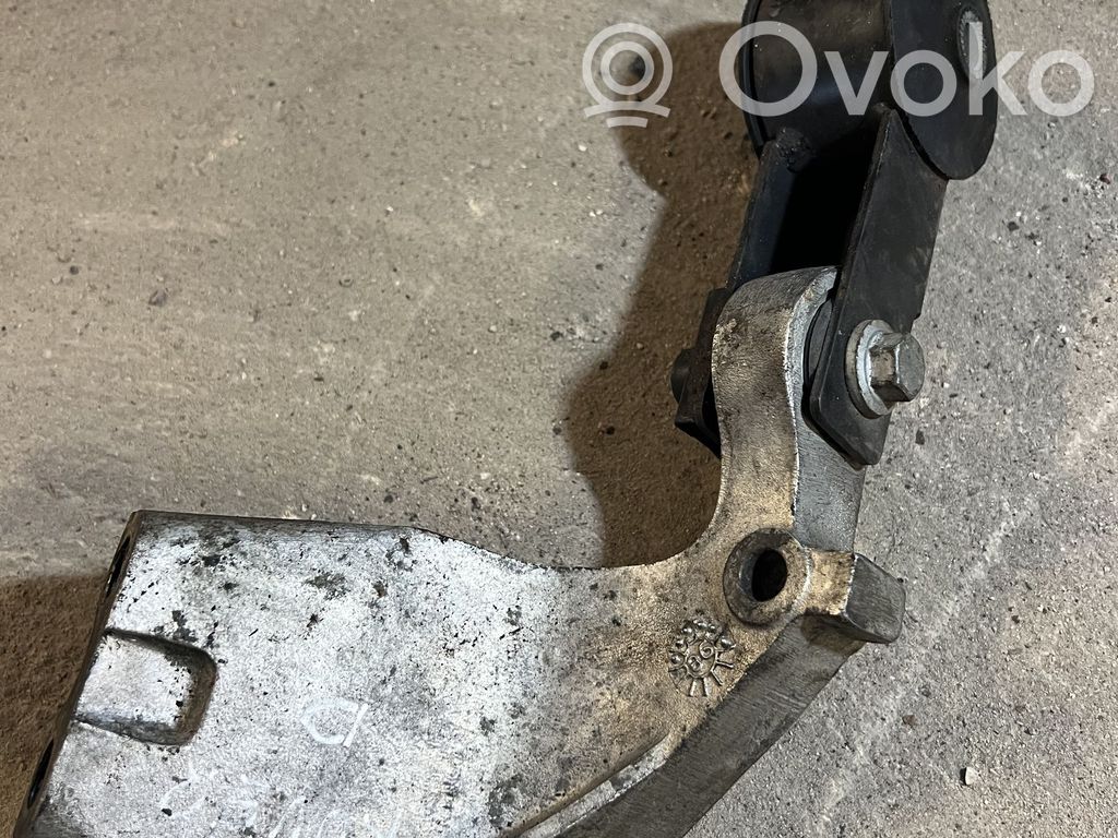 Land Rover Freelander Engine mounting bracket 
