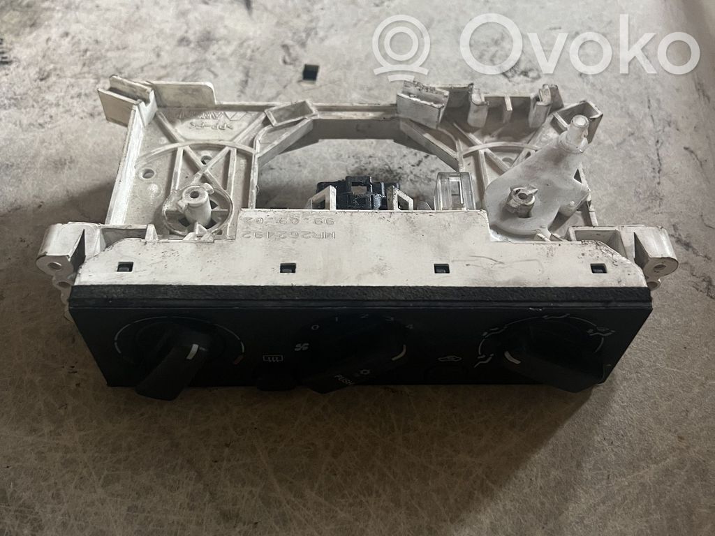 Mitsubishi Space Star Climate control unit 