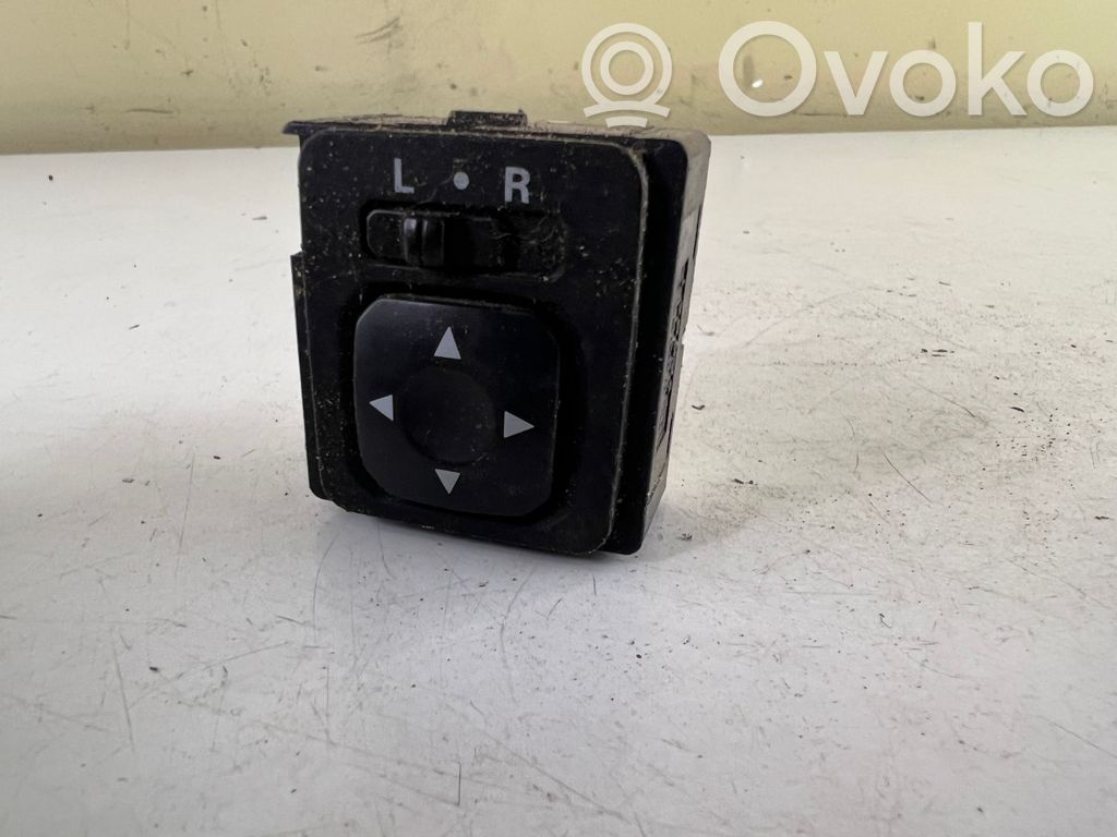 Mitsubishi Outlander Wing mirror switch 