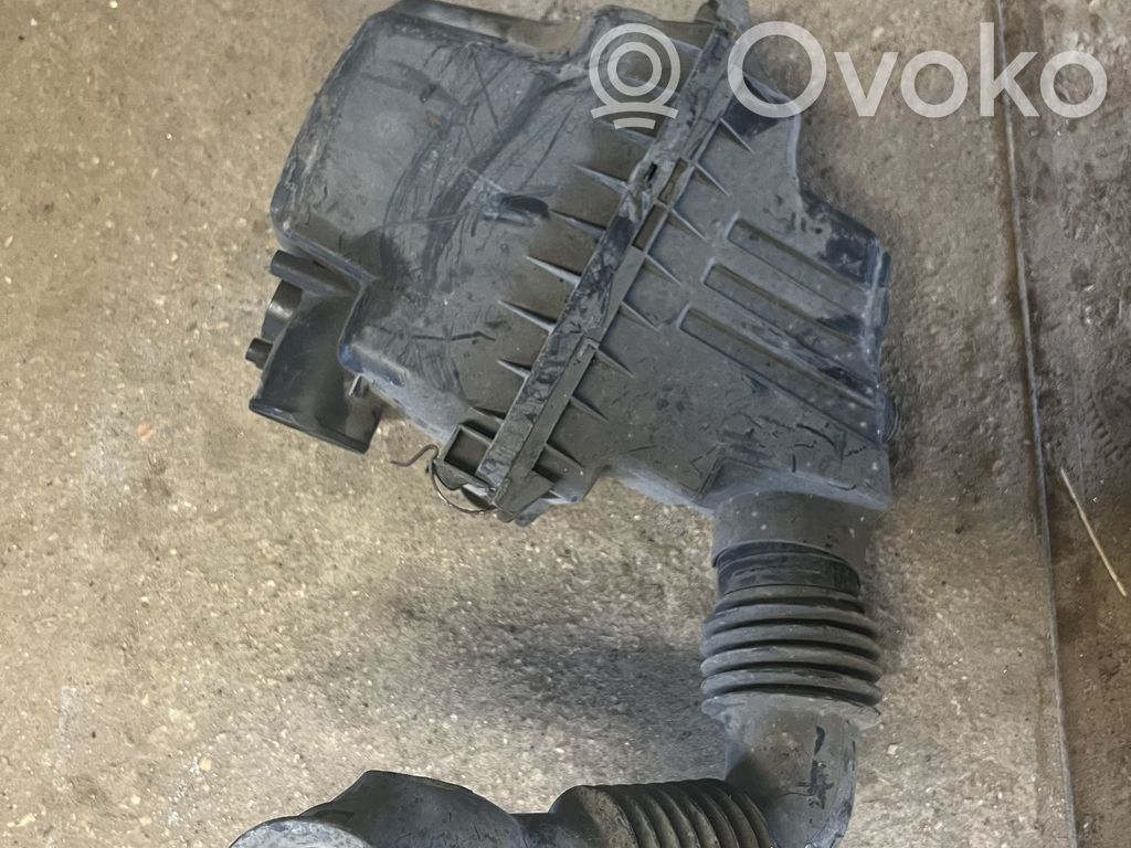 Toyota Yaris Verso Air filter box 