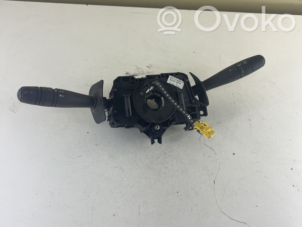 Dacia Logan I Wiper turn signal indicator stalk/switch 