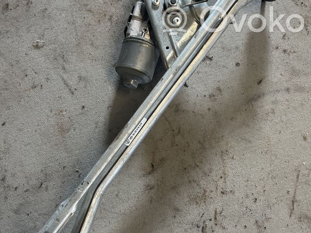 Dacia Logan I Front wiper linkage and motor 