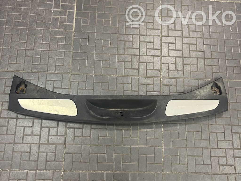 Osłona pasa bagażnika   1NR39DX9AF,L01049060BLR