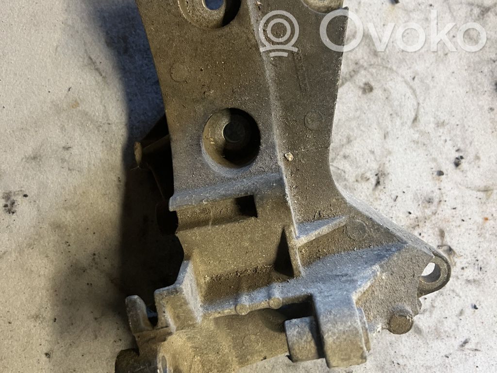 Renault Kangoo I Generator/alternator bracket 
