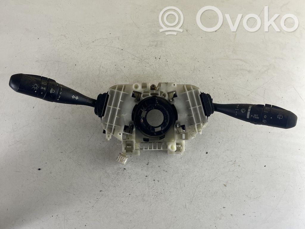 Mitsubishi Colt Interruptor/palanca de limpiador de luz de giro 