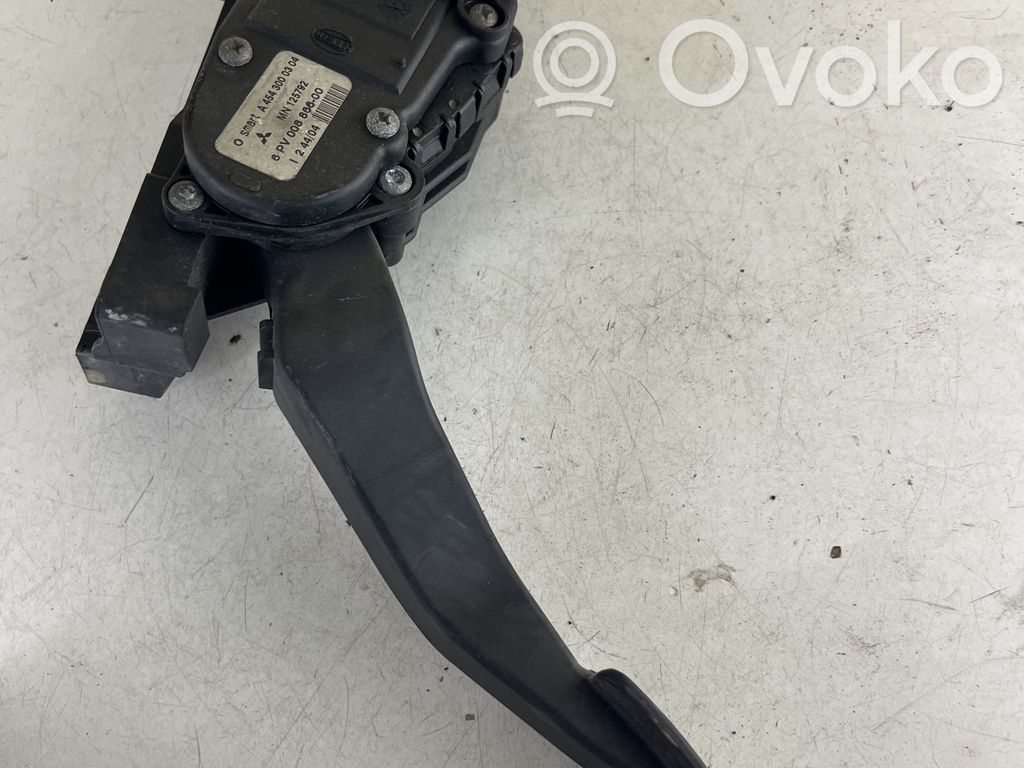 Mitsubishi Colt Pedal del acelerador 