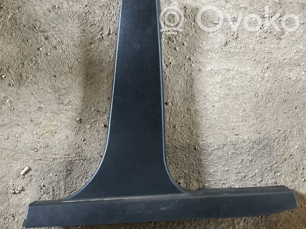 Dodge Nitro (B) pillar trim (bottom) 