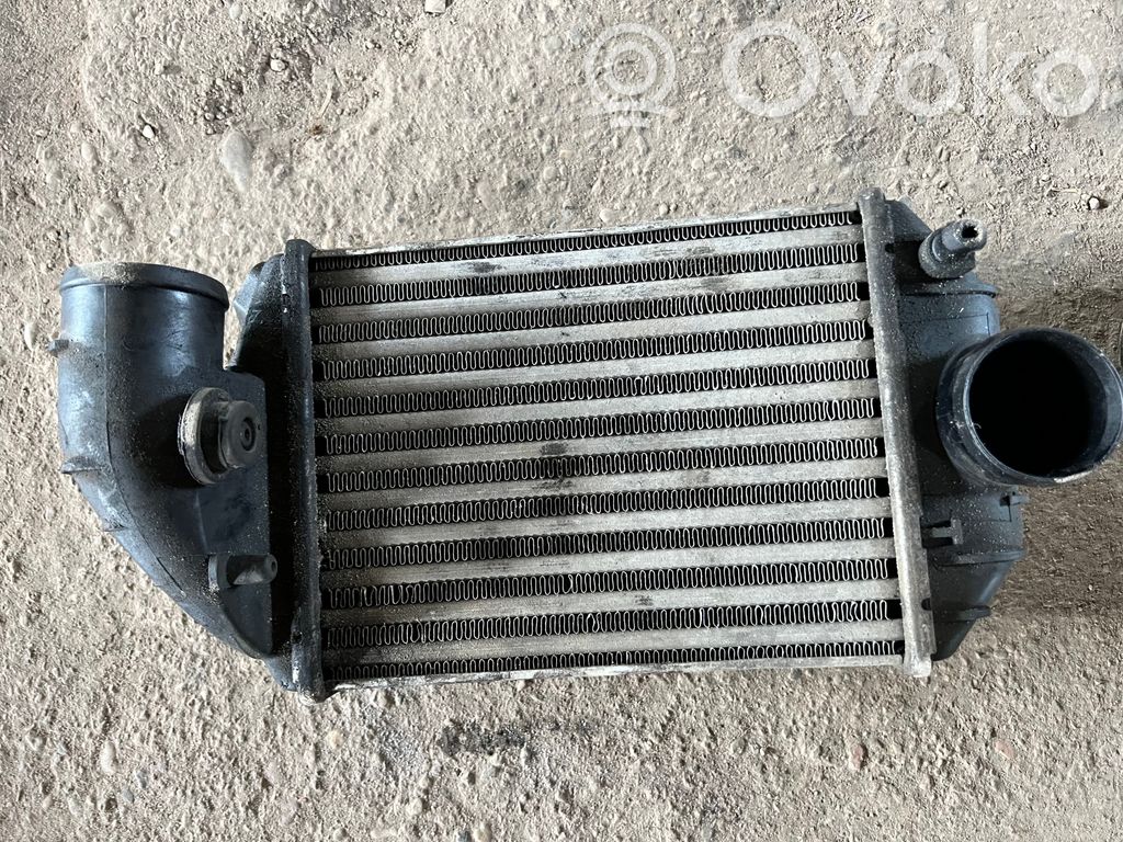 Audi A4 S4 B6 8E 8H Радиатор интеркулера 