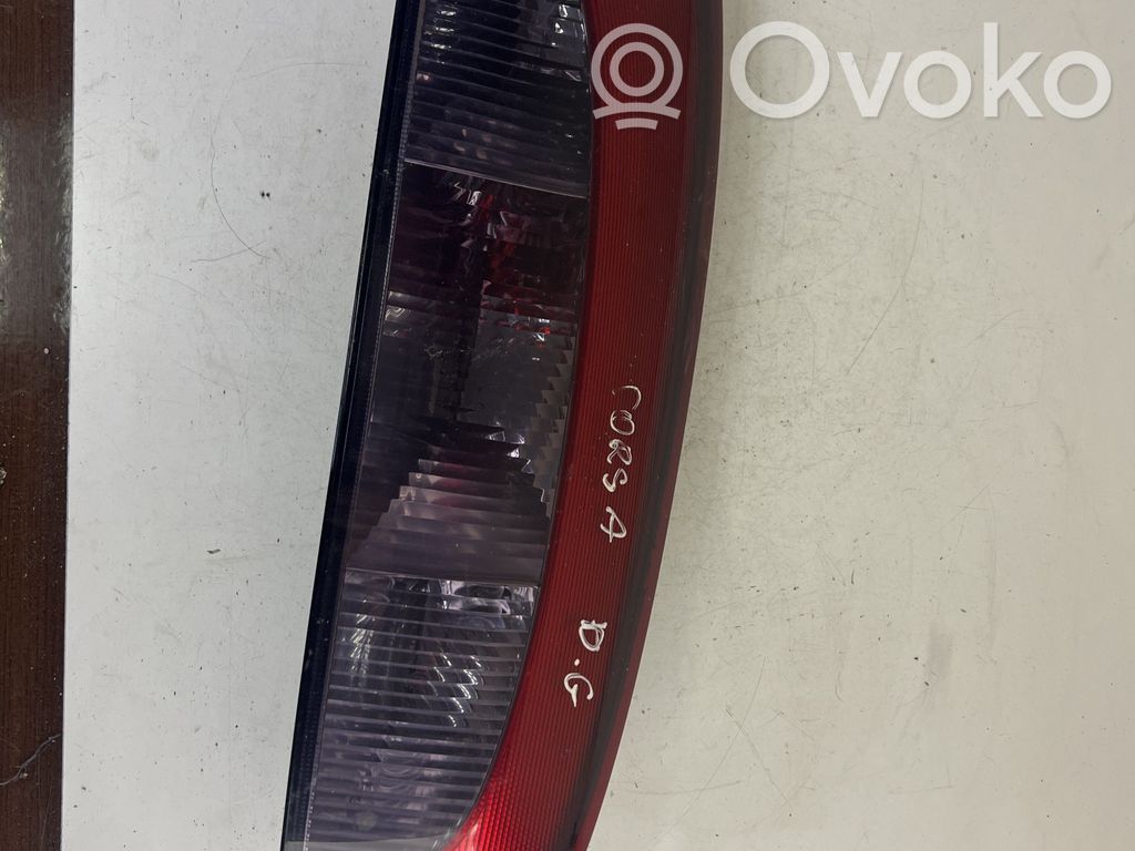 Opel Corsa C Задний фонарь в кузове 