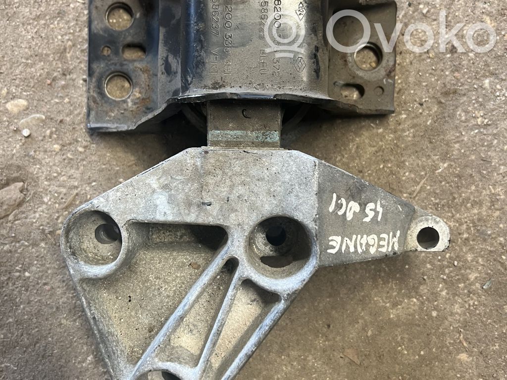 Renault Megane II Engine mount bracket 