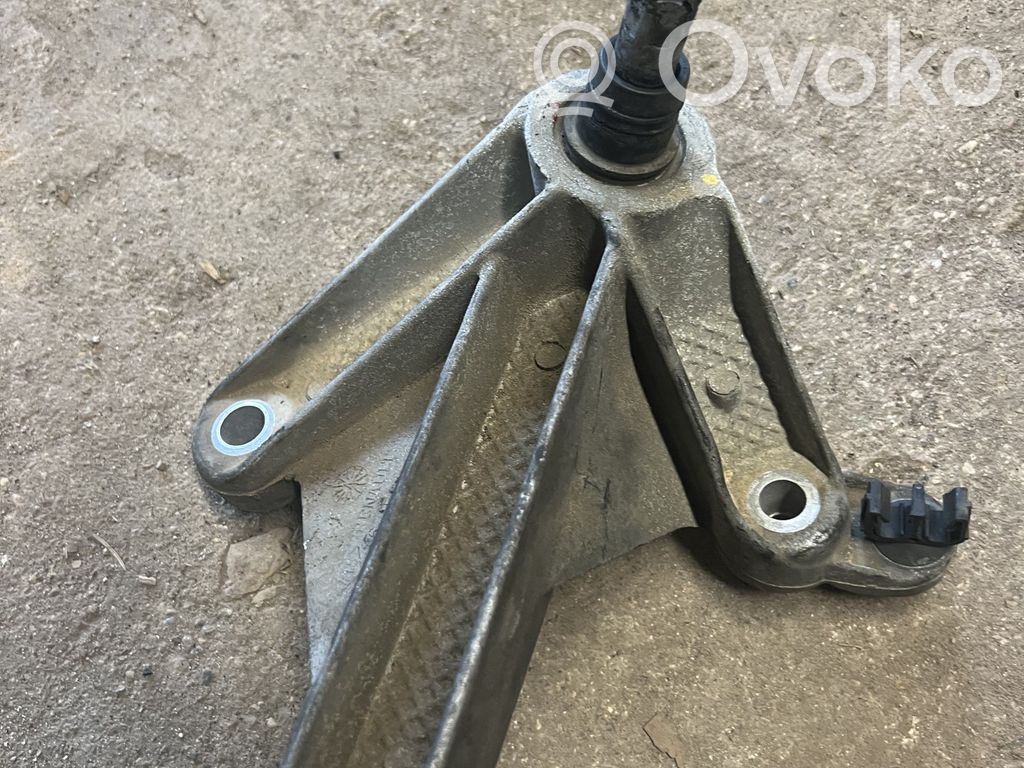 Renault Megane II Gearbox mounting bracket 
