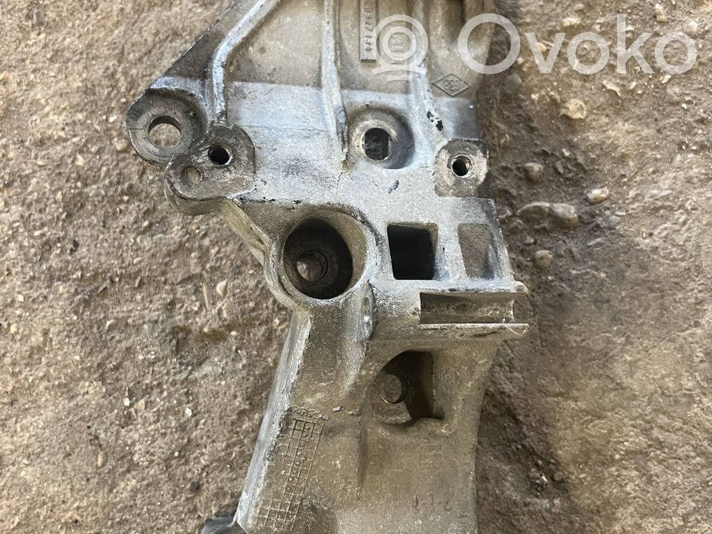 Renault Megane II Generator/alternator bracket 