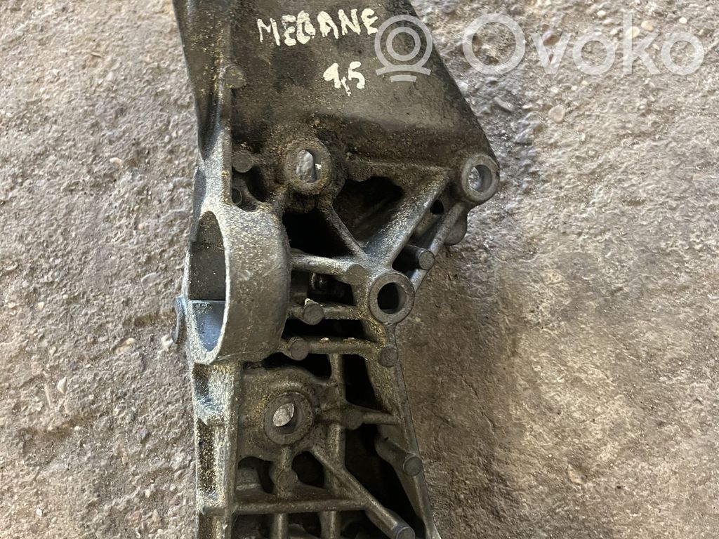 Renault Megane II Generator/alternator bracket 