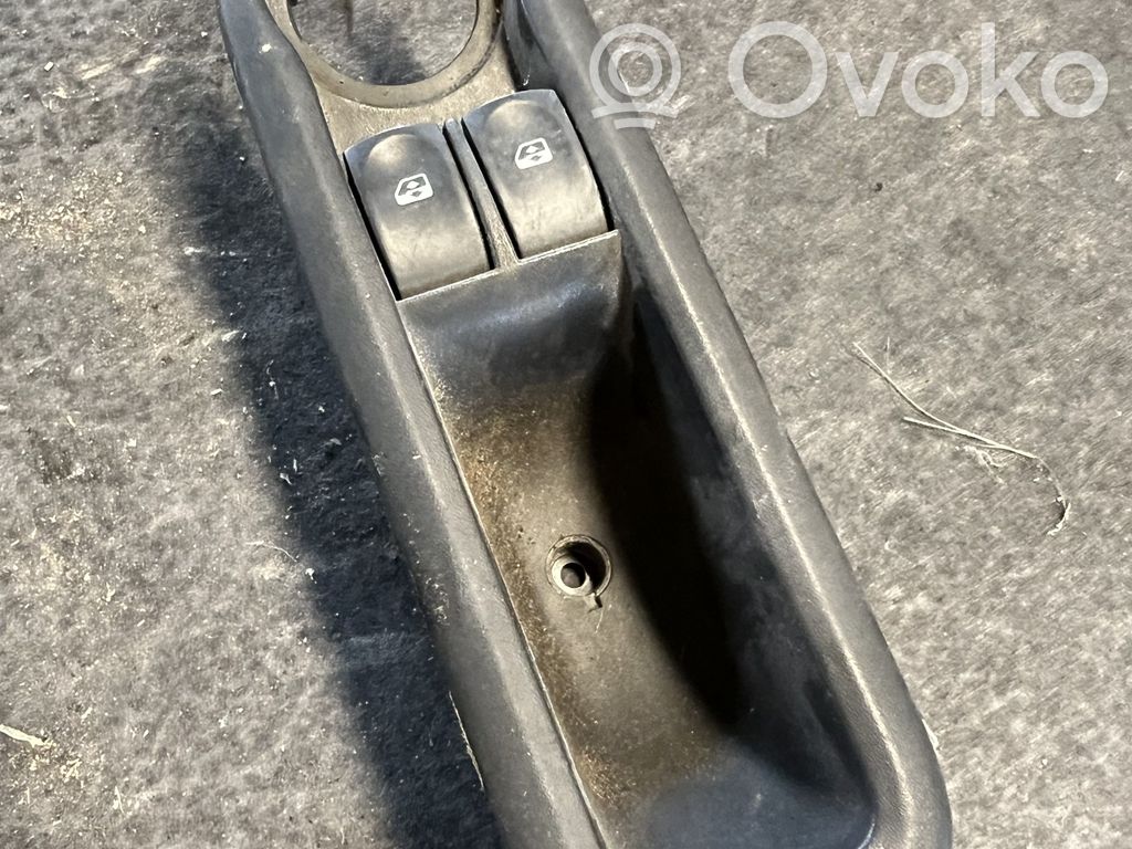 Renault Clio III Electric window control switch 