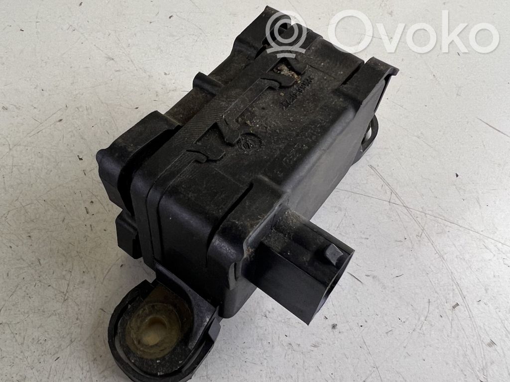 Jeep Grand Cherokee (WK) ESP acceleration yaw rate sensor 