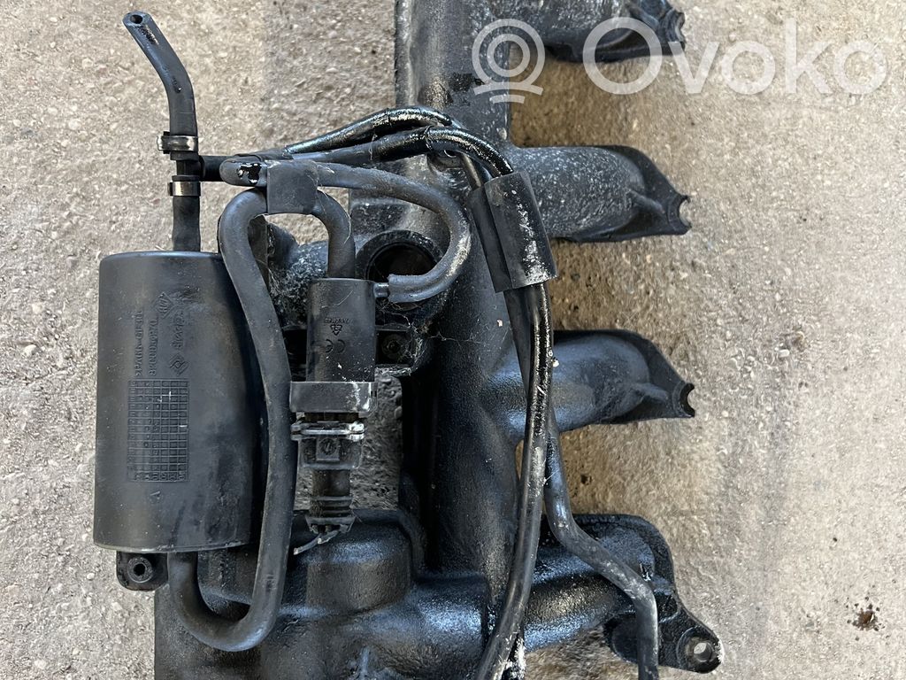 Renault Laguna II Colector de admisión 