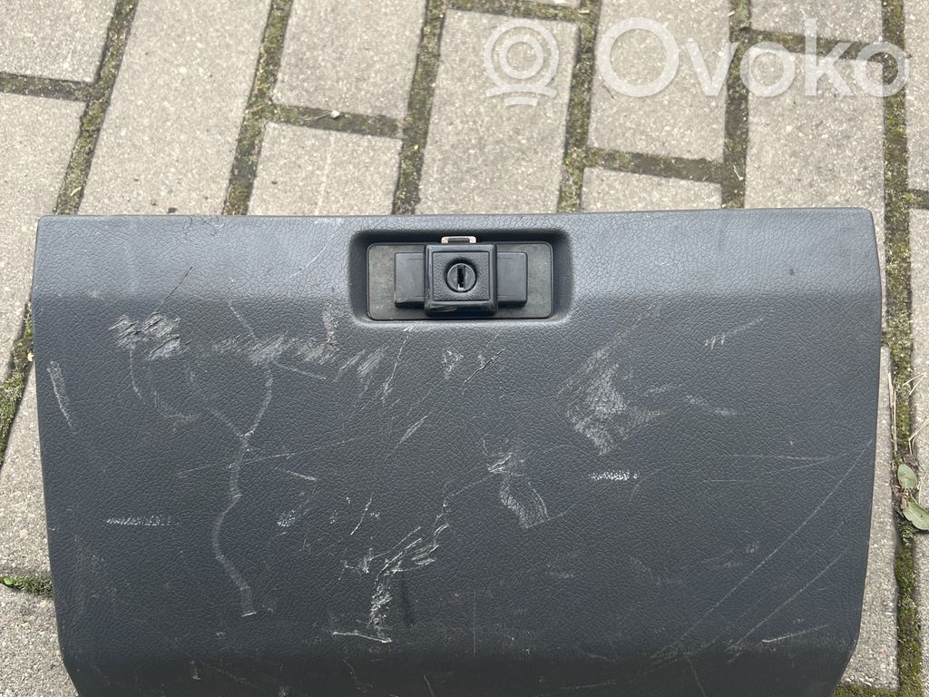 Mitsubishi Pajero Handschuhfach 