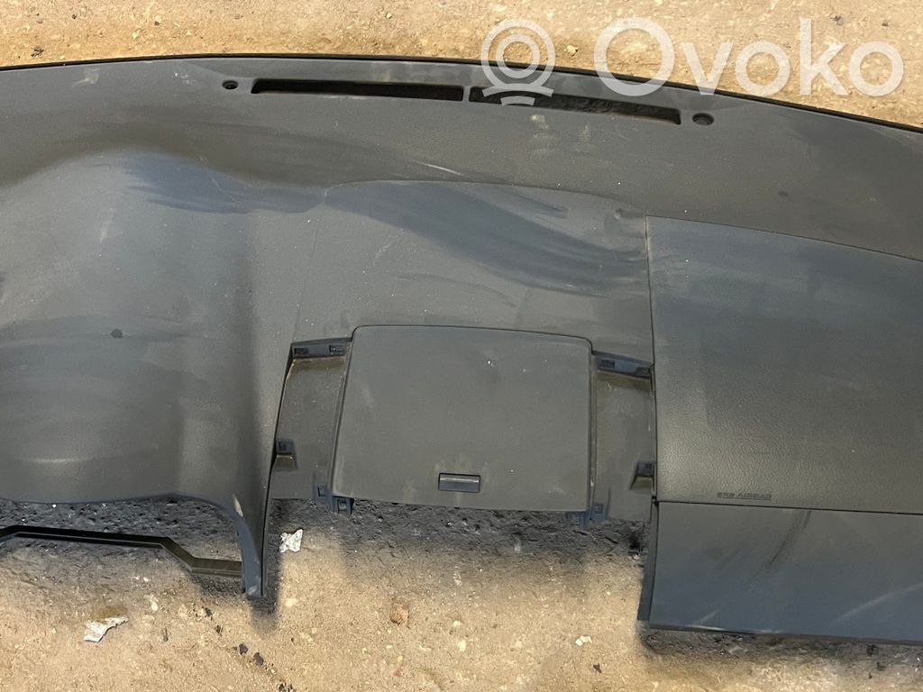 Toyota Corolla Verso AR10 Panelė 